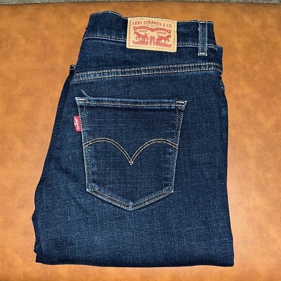 Levi’s Bermuda Short Size 28 - Picture 7 of 16